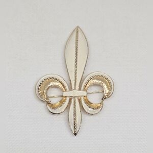 Vintage Celebrity N.Y. Fleur De Lis Brooch White Enamel Gold Tone